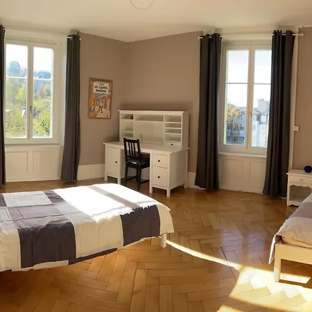 Le Locle : Bel Appartement Chaleureux Exterior photo