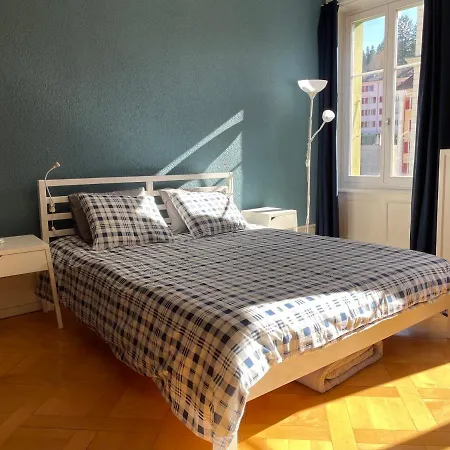 Le Locle : Bel Appartement Chaleureux Exterior photo