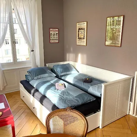 Le Locle : Bel Appartement Chaleureux Exterior photo