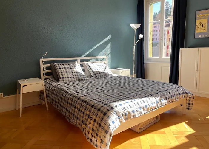 Le Locle : Bel Appartement Chaleureux